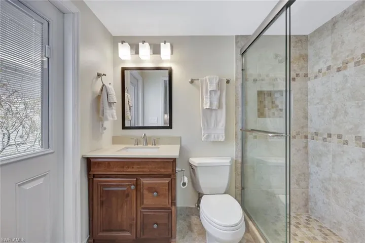 Third en-suite bath/cabana bath