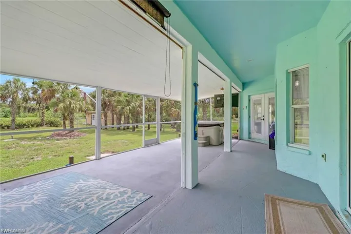 2720  24th Ave SE  , Naples, FL 34117
