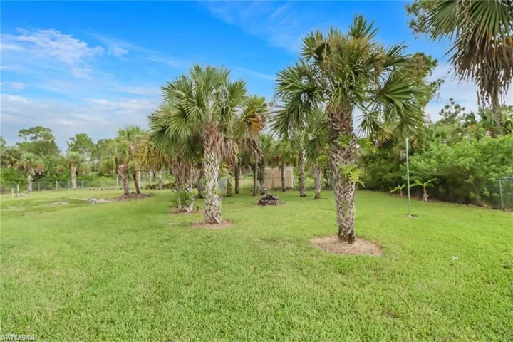 2720  24th Ave SE  , Naples, FL 34117
