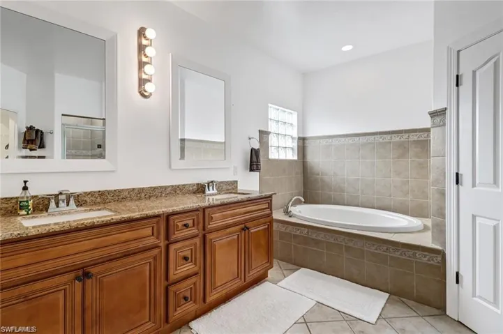 2720  24th Ave SE  , Naples, FL 34117