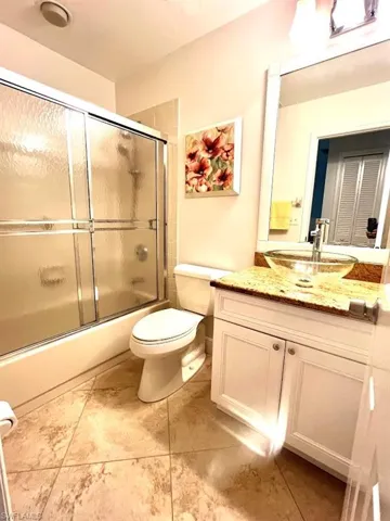 Full bathroom featuring glass bowl vanity.