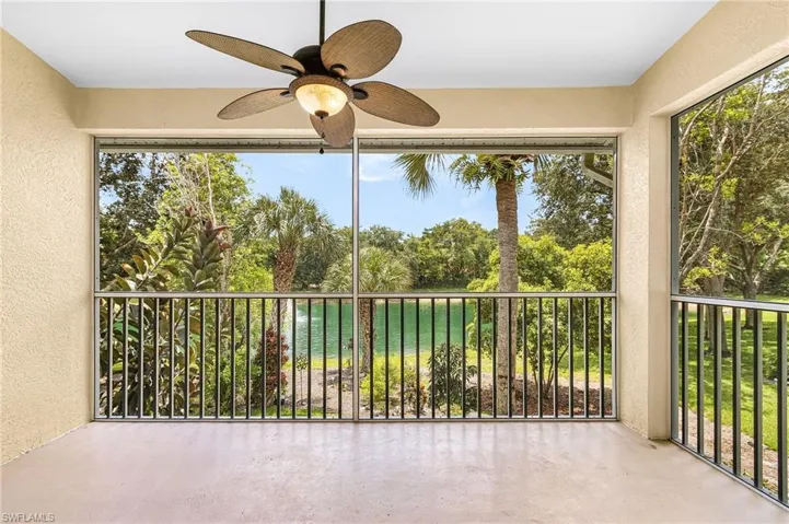 305 Robin Hood Cir 204, Naples, Florida 34104
