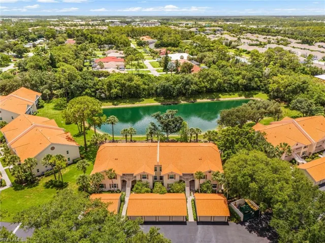 305 Robin Hood Cir 204, Naples, Florida 34104