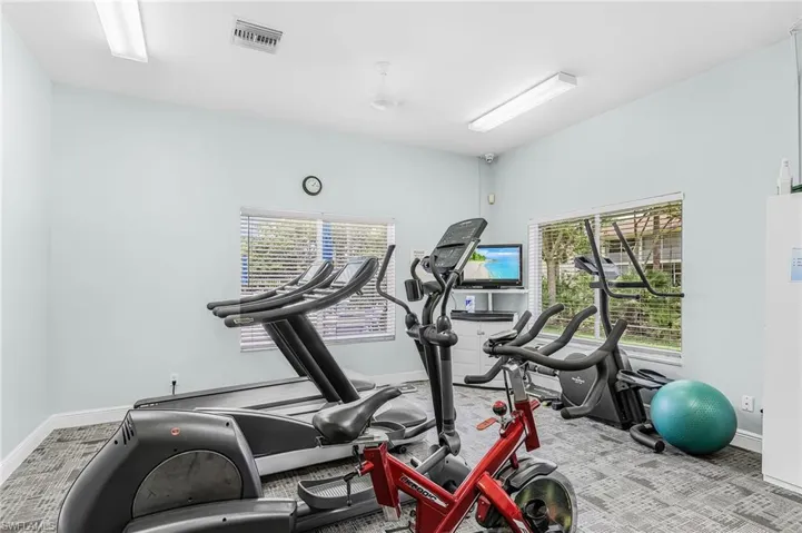 305 Robin Hood Cir 204, Naples, Florida 34104