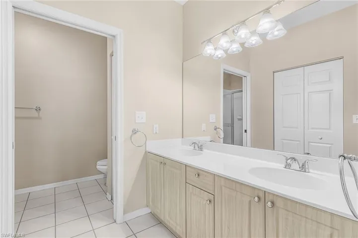 305 Robin Hood Cir 204, Naples, Florida 34104