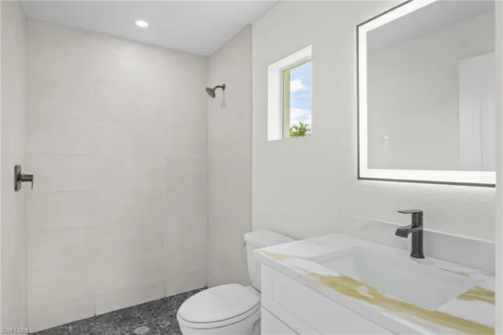 4402 Ne 4402 Ne 14th Pl, Fort Myers, Florida 33909