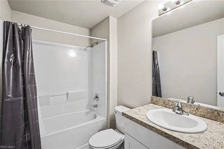 9045 Maywood Cir, Labelle FL 33935