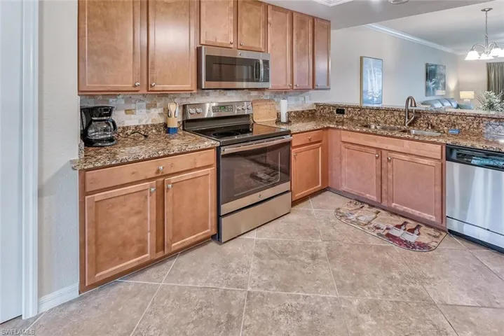 9528 Avellino Way 2515, Naples, Florida 34113
