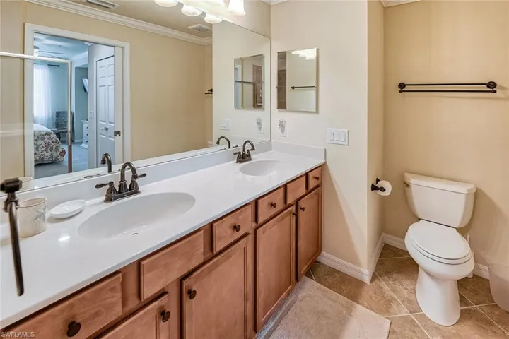 9528 Avellino Way 2515, Naples, Florida 34113