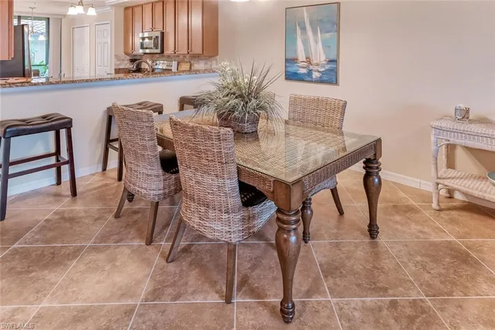 9528 Avellino Way 2515, Naples, Florida 34113