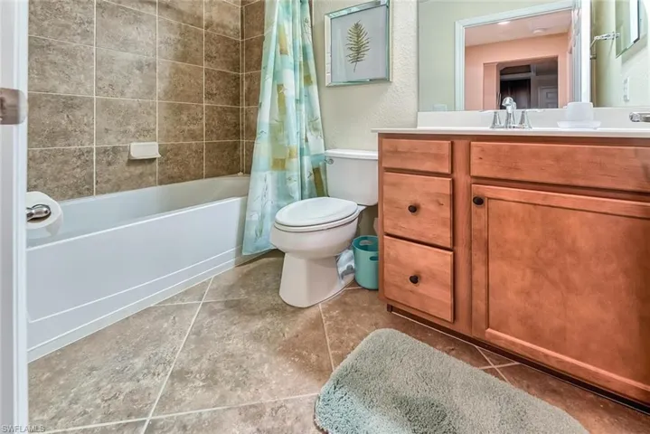 9528 Avellino Way 2515, Naples, Florida 34113