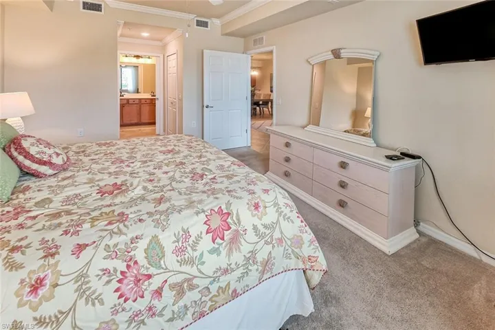 9528 Avellino Way 2515, Naples, Florida 34113