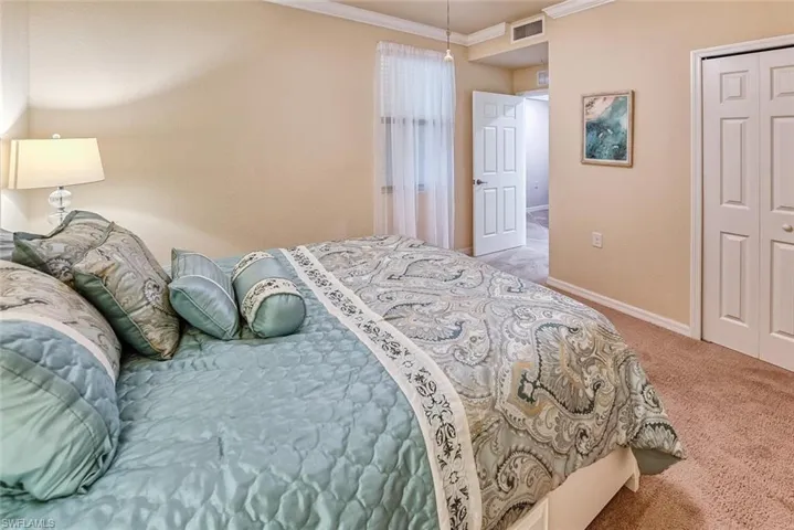 9528 Avellino Way 2515, Naples, Florida 34113
