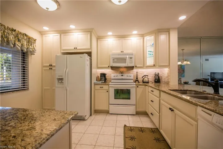 5741  Deauville  CIR, Naples, FL 34112