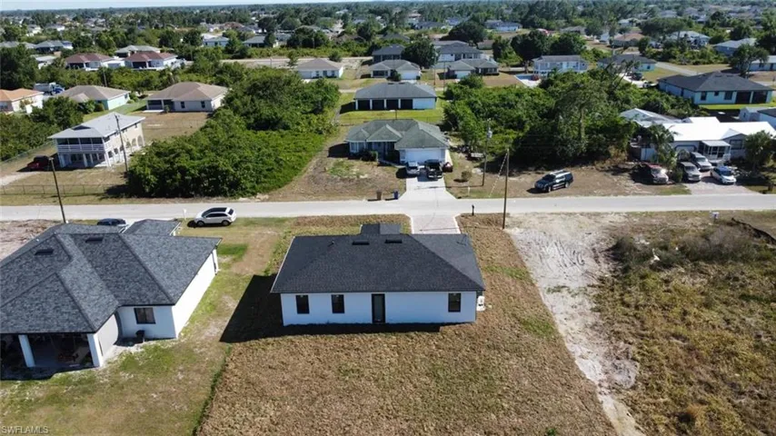 Birds eye view of property featuring a residential view
