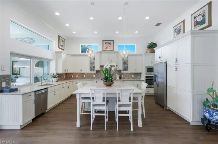 6460 Pembroke Way, Naples, Florida 34113