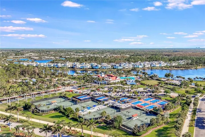 6460 Pembroke Way, Naples, Florida 34113