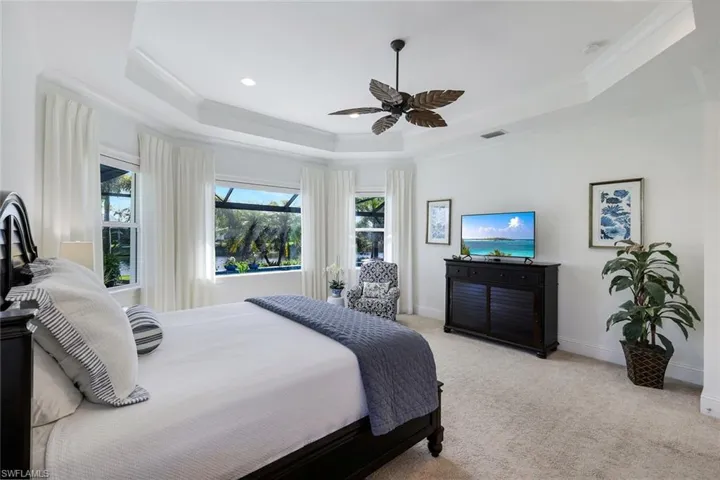 6460 Pembroke Way, Naples, Florida 34113