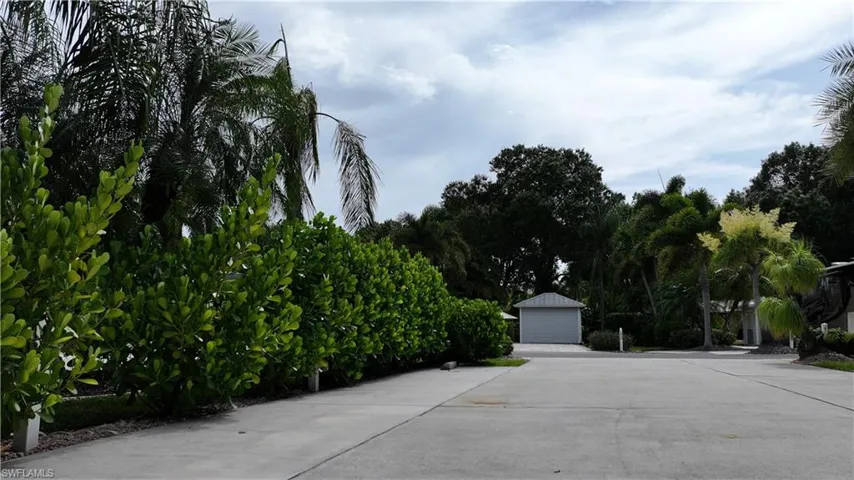 10070 Parkwood Dr, Fort Myers, Florida 33905