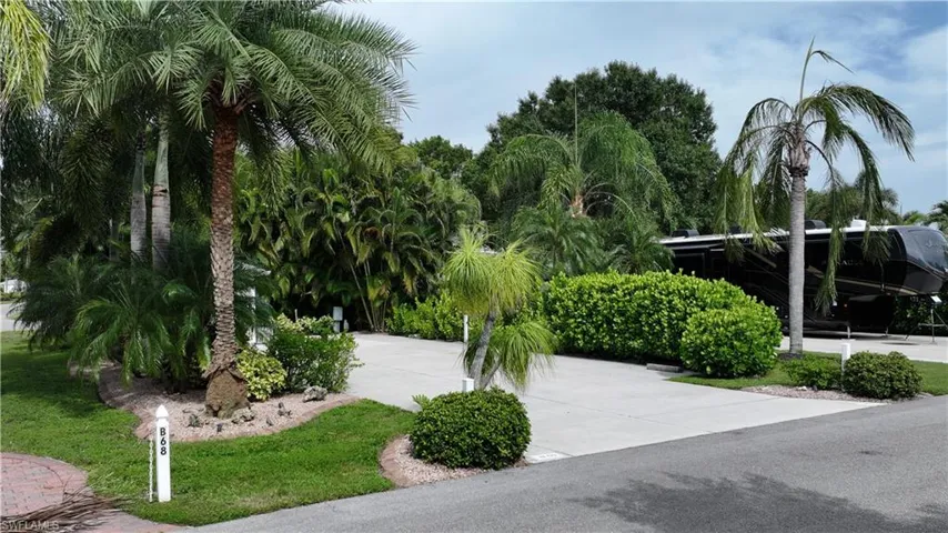 10070 Parkwood Dr, Fort Myers, Florida 33905