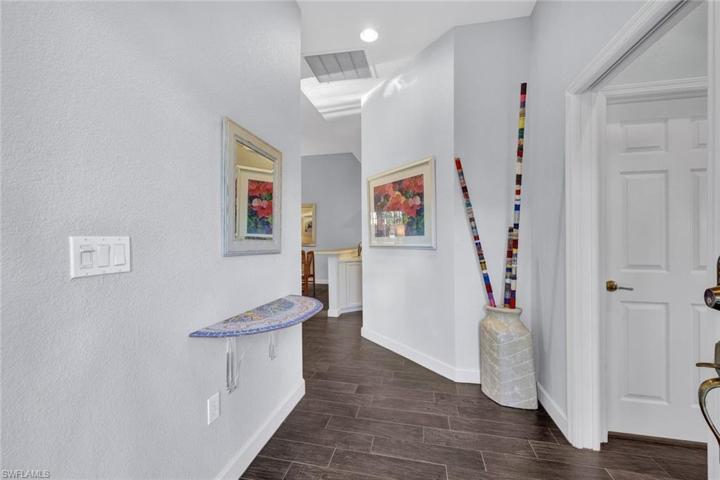 5893 NORTHRIDGE DR, NAPLES FL 34110