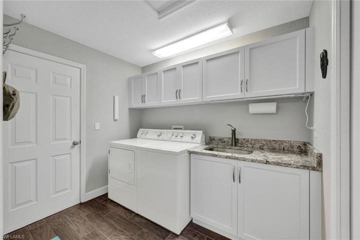 5893 NORTHRIDGE DR, NAPLES FL 34110