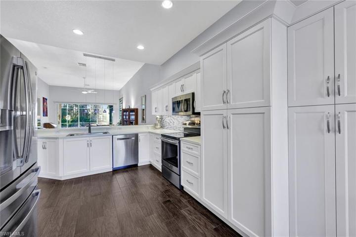 5893 NORTHRIDGE DR, NAPLES FL 34110