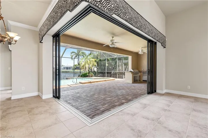 90 degree sliding glass doors