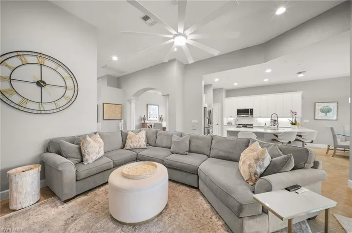 9137 Quartz Ln, Naples, Florida 34120
