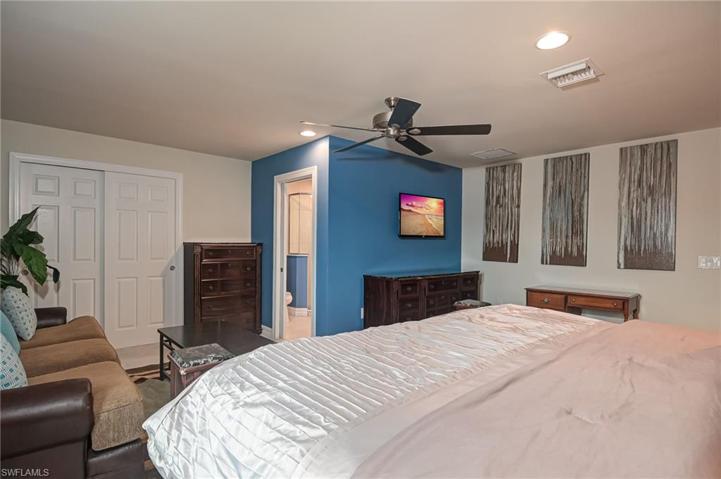 Upstairs Master Suite