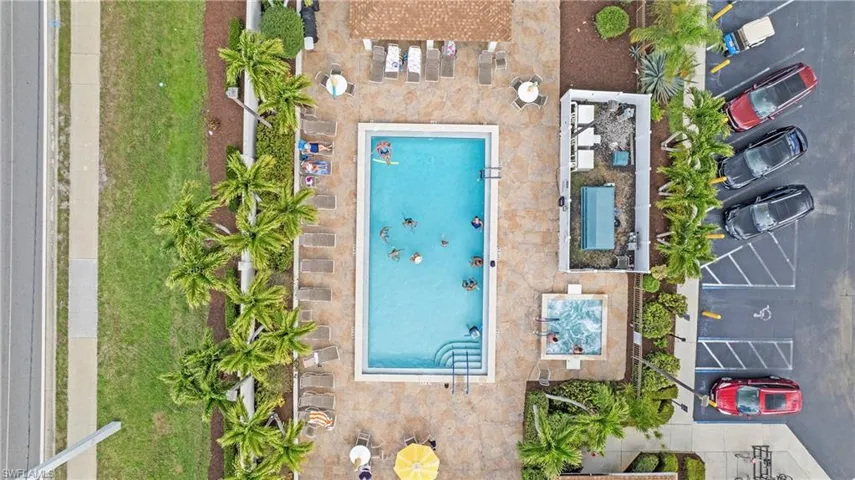 Bird's eye view of a pool area and Spa