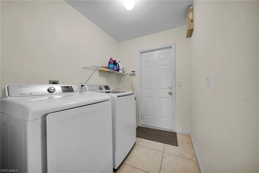 214 Ne 23rd Ave, Cape Coral, Florida 33909, 3 Bedrooms Bedrooms, ,2 BathroomsBathrooms,Residential,For Sale,23rd,225051193