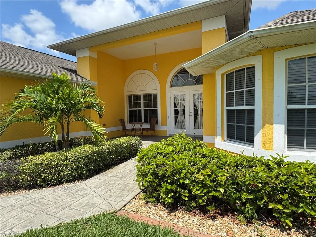 214 Ne 23rd Ave, Cape Coral, Florida 33909, 3 Bedrooms Bedrooms, ,2 BathroomsBathrooms,Residential,For Sale,23rd,225051193
