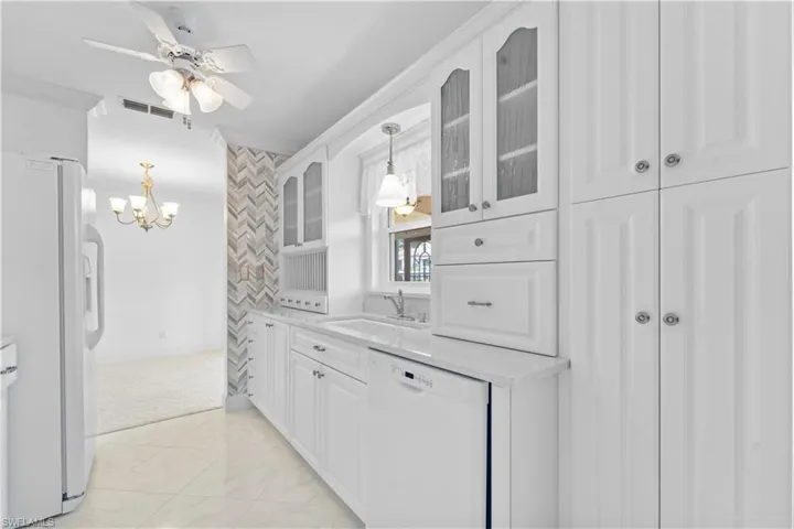 8382 Charter Club Cir 4, Fort Myers, Florida 33919