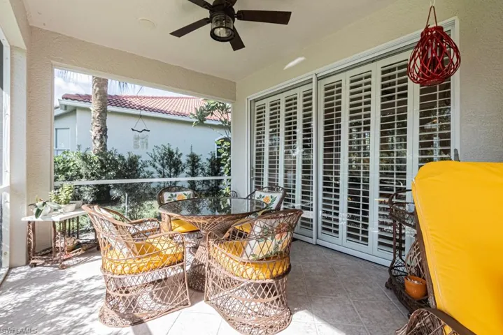 Sunroom with ceiling fan