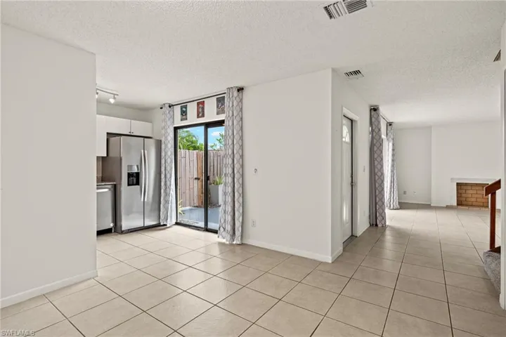 1520 Park Meadows Dr 1, Fort Myers, Florida 33907
