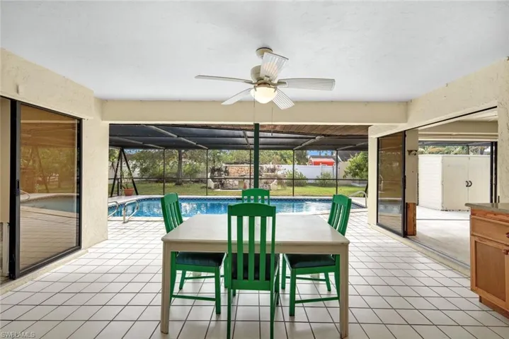 SO much covered space on this lanai.