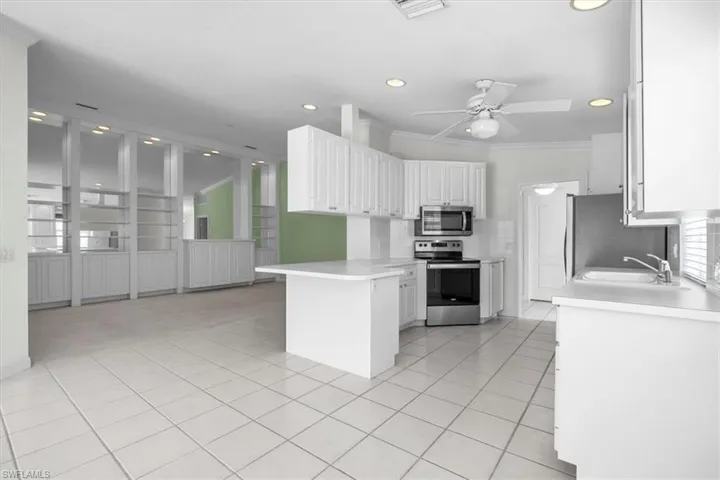 4155  Los Altos  CT, Naples, FL 34109