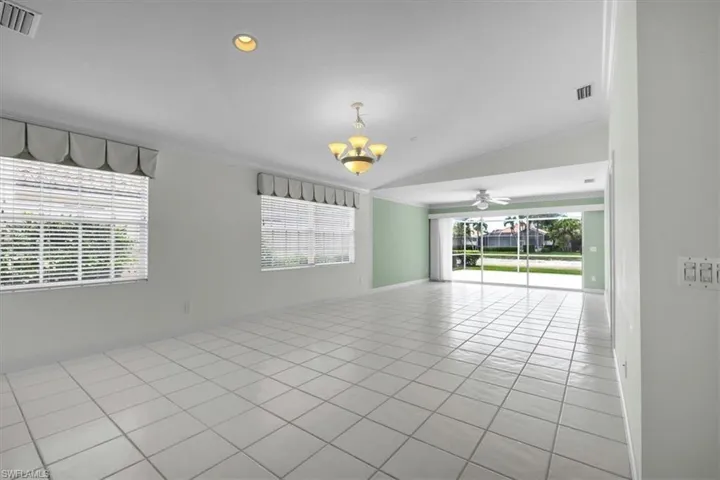 4155  Los Altos  CT, Naples, FL 34109