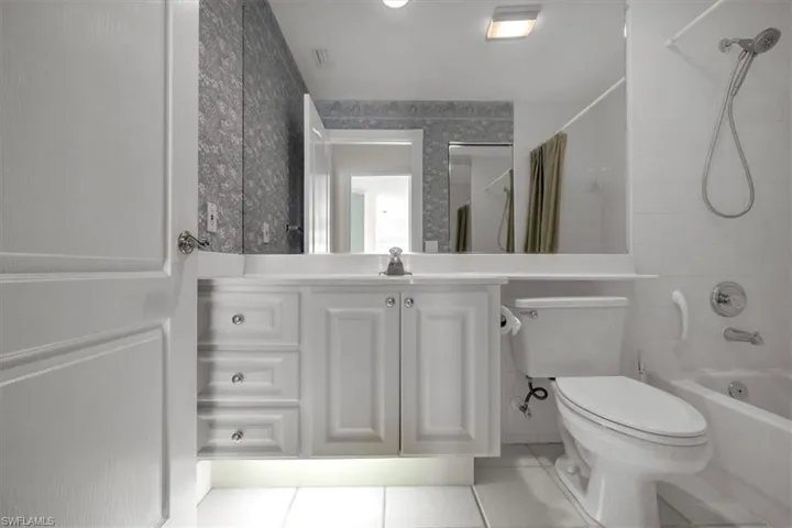 4155  Los Altos  CT, Naples, FL 34109