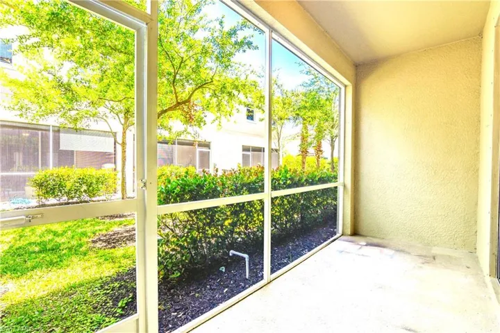 2754  Citrus  ST, Naples, FL 34120