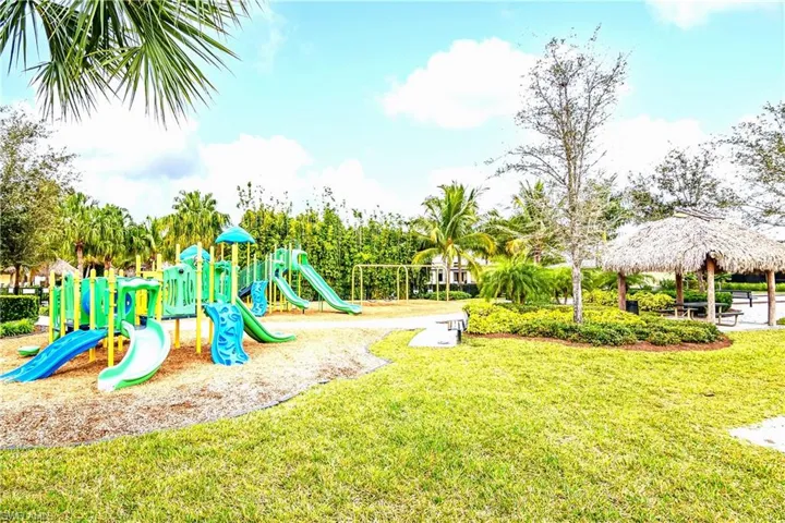 2754  Citrus  ST, Naples, FL 34120