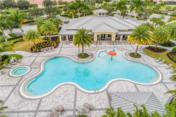 2754 Citrus St, Naples, Florida 34120