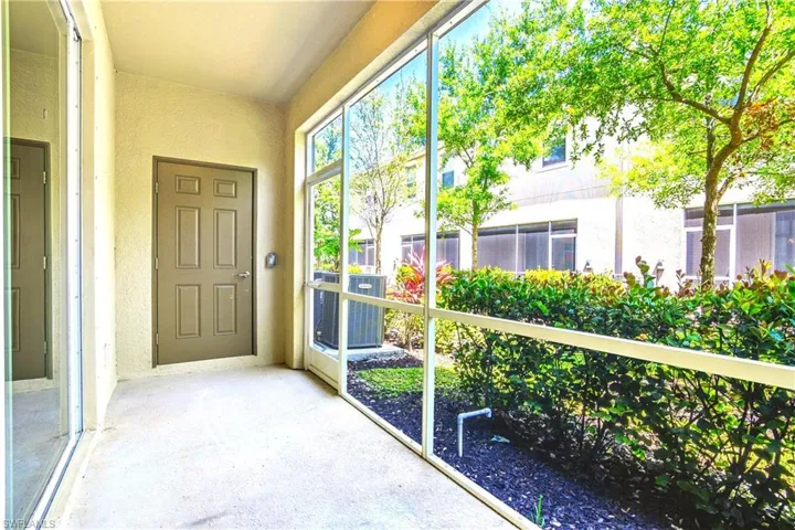 2754  Citrus  ST, Naples, FL 34120