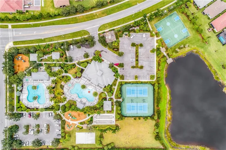 2754  Citrus  ST, Naples, FL 34120