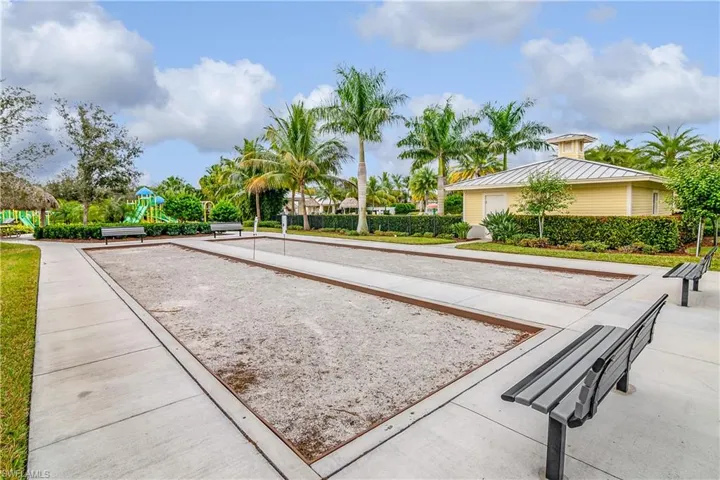 2754 Citrus St, Naples, Florida 34120
