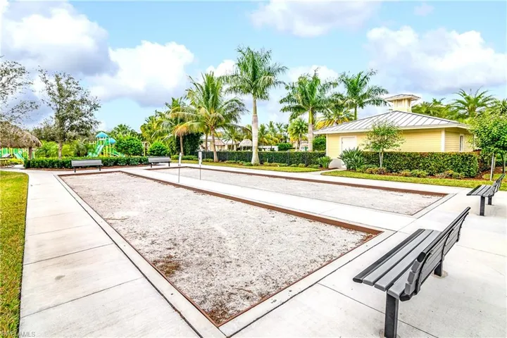 2754  Citrus  ST, Naples, FL 34120