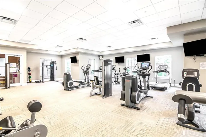 2754  Citrus  ST, Naples, FL 34120