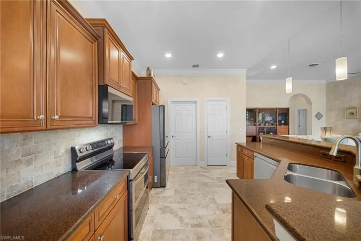 13043  Simsbury  TER, Fort Myers, FL 33913