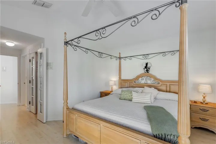 1188  Silverstrand  DR, Naples, FL 34110
